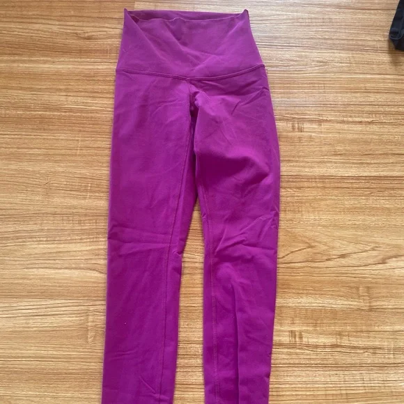 Lululemon wunder under leggings like new - Picture 3 of 3